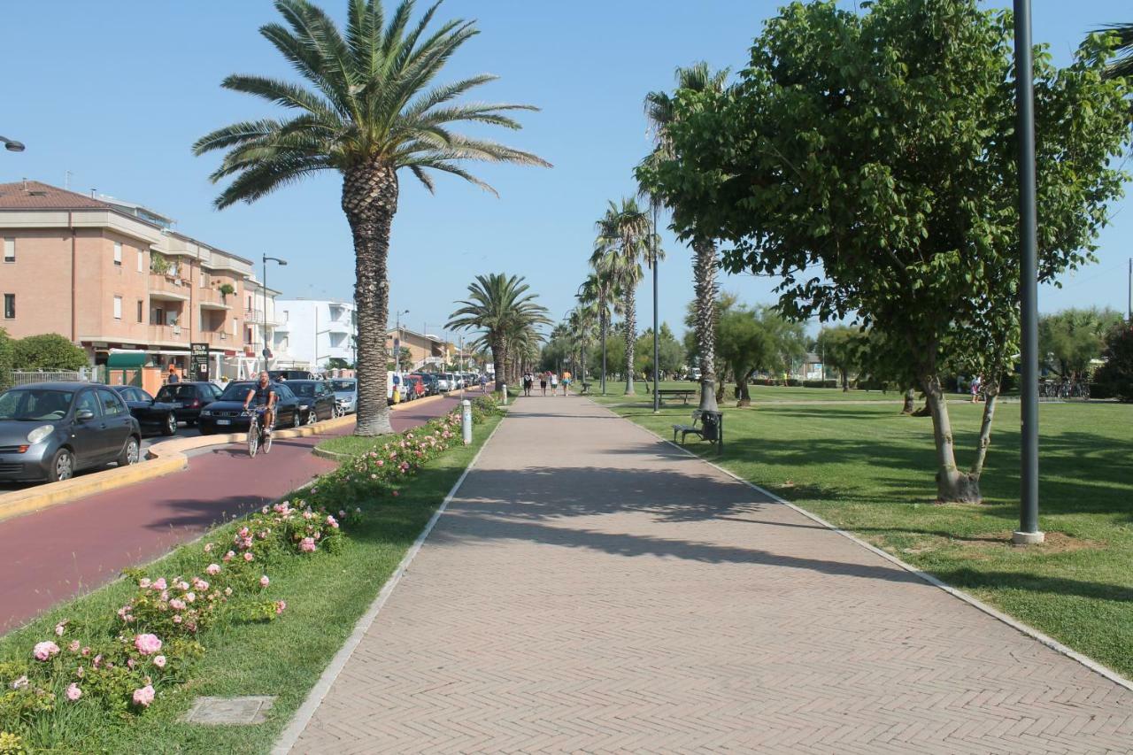 Residenza Domo Apartment Porto SantʼElpidio Exterior foto