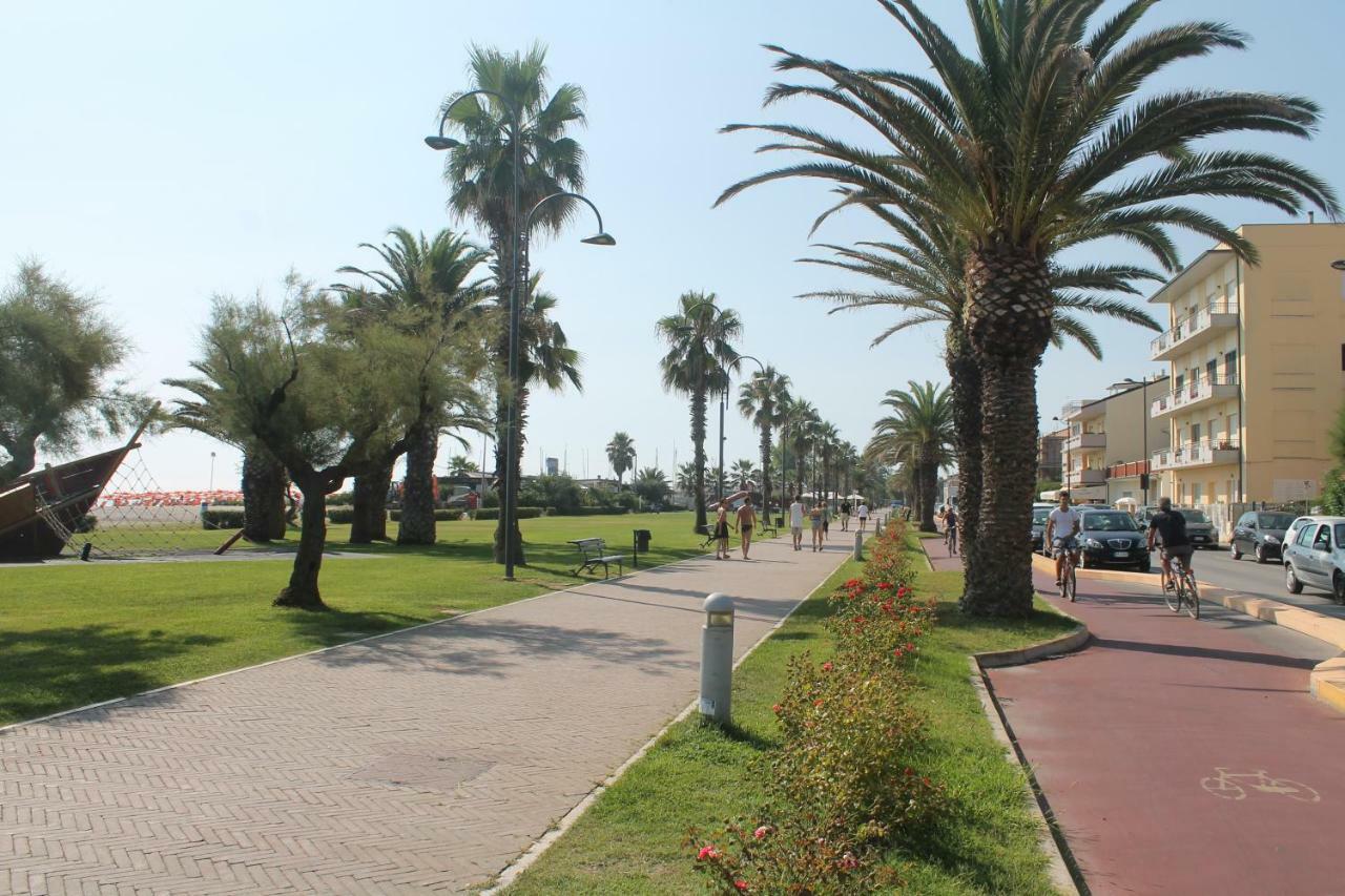 Residenza Domo Apartment Porto SantʼElpidio Exterior foto